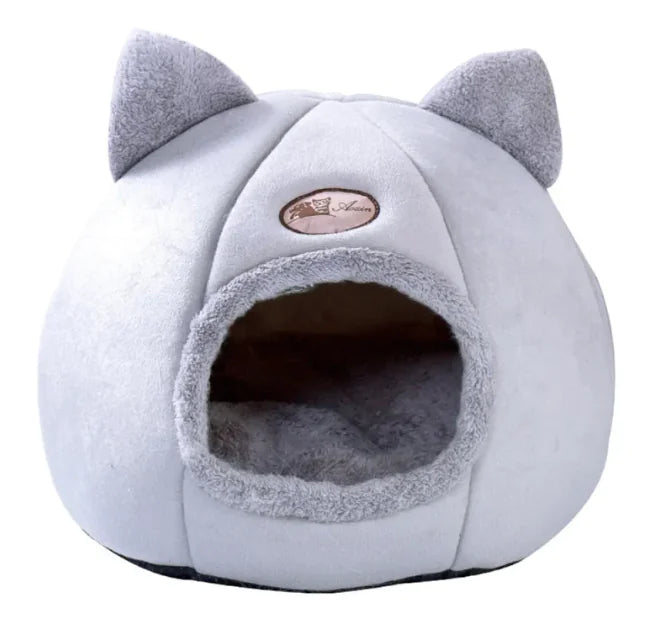 Large Winter Cat Bed - Cozy Enclosed Bed Design